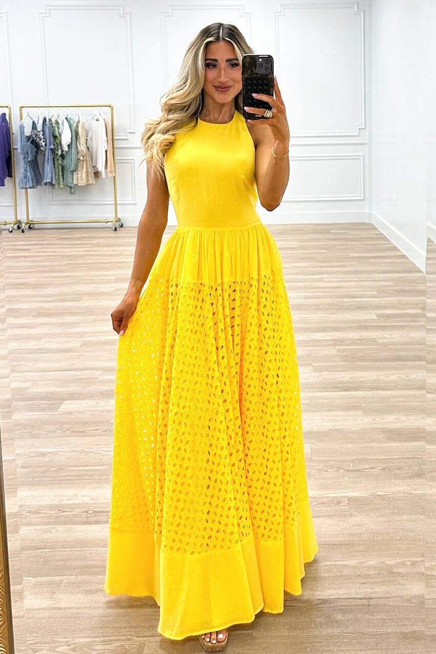 Bella and Bloom Boutique - Lennon Eyelet Halter Maxi Dress: Yellow Bella and Bloom Boutique - Lennon Eyelet Halter Maxi Dress: Yellow