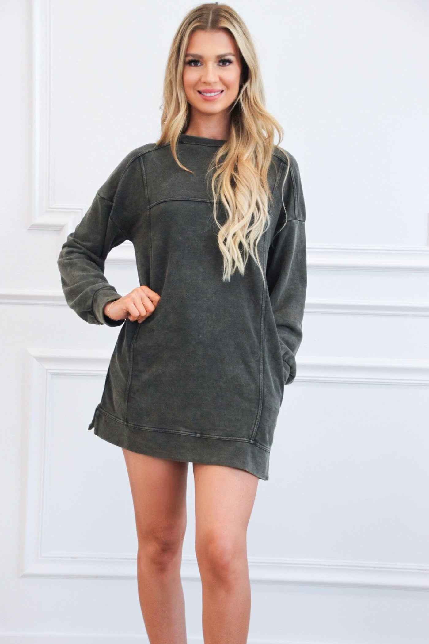 Casual Days Oversized Washed Sweatshirt Tunic Dress: Black - Bella and Bloom Boutique