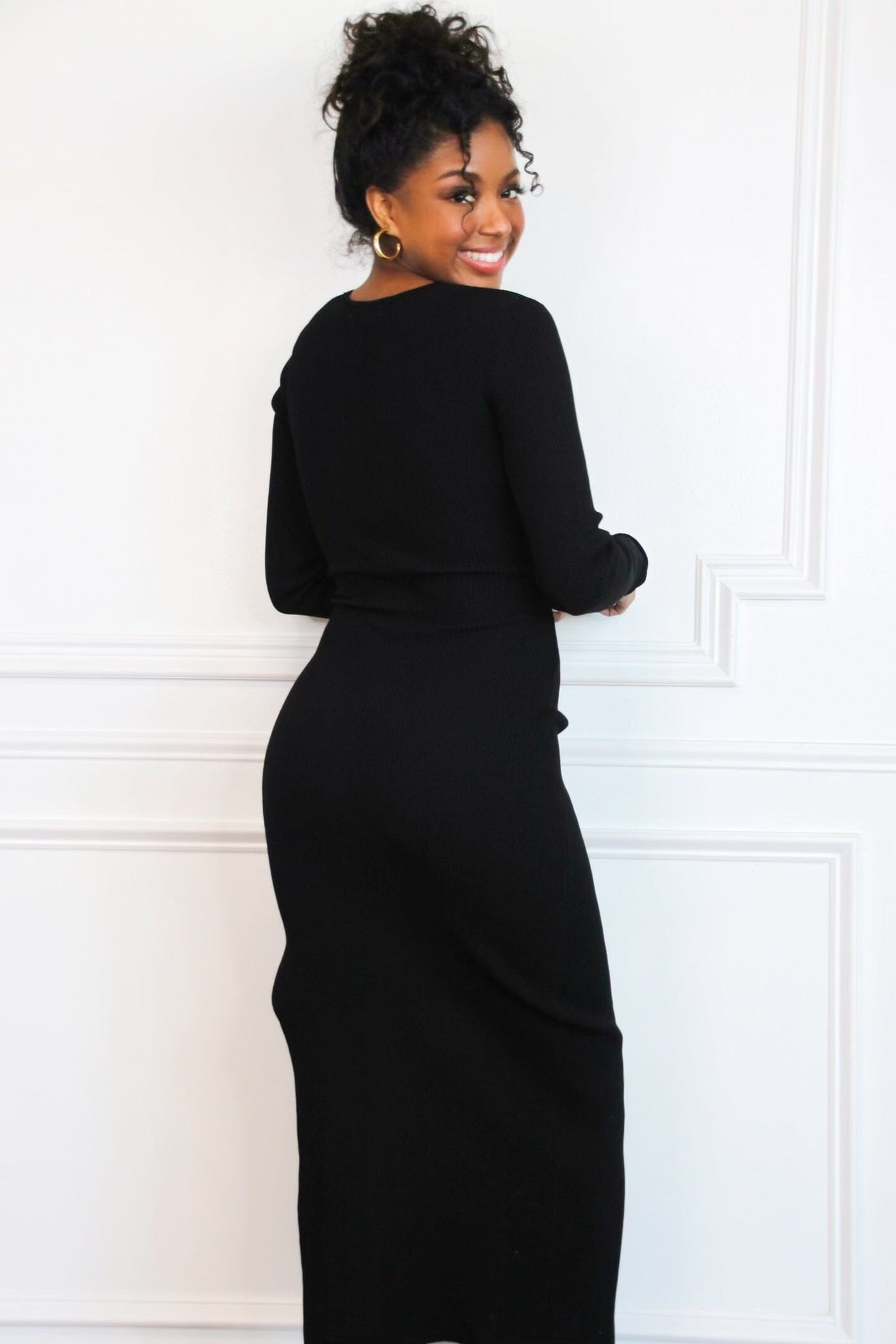 Modern Fall Cutout Ribbed Sweater Midi Dress: Black - Bella and Bloom Boutique