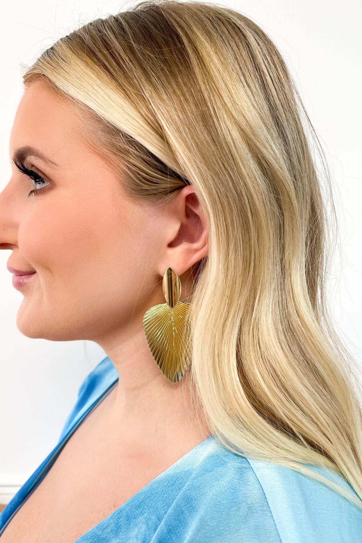 Birds of a Feather Earrings: Gold - Bella and Bloom Boutique