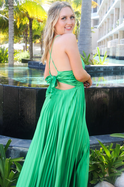Pretty in Pleats Maxi Dress: Kelly Green - Bella and Bloom Boutique