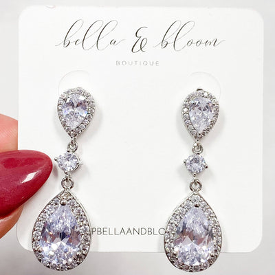 Sparkle in the Night Earrings: Silver - Bella and Bloom Boutique